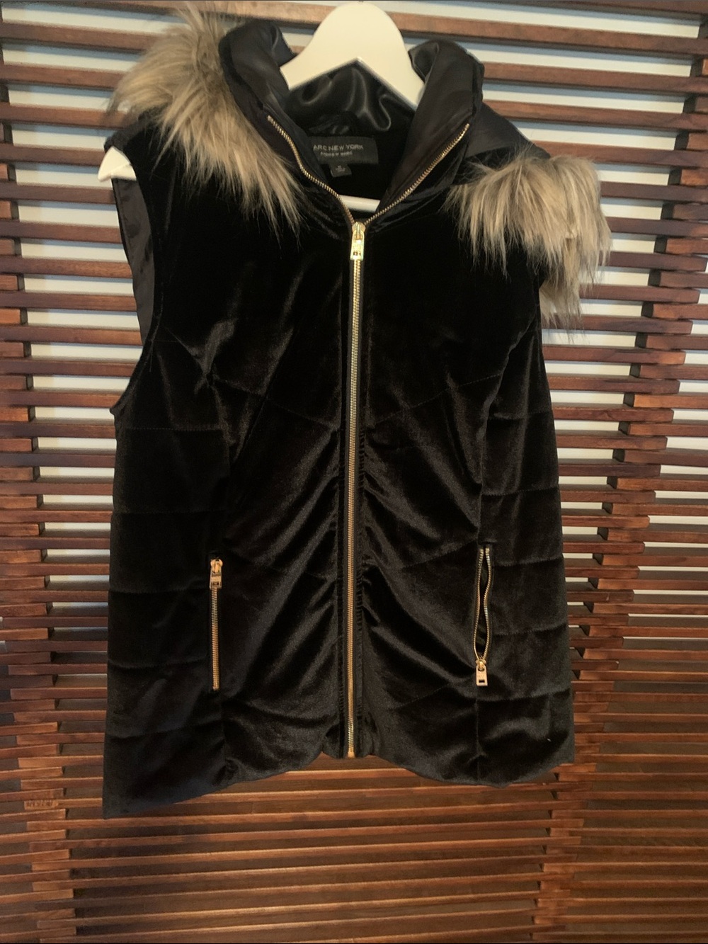 🎉NEW LISTING!🎉Marc New York Black Velvet Quilted Puffer Vest with Faux Fur Trim